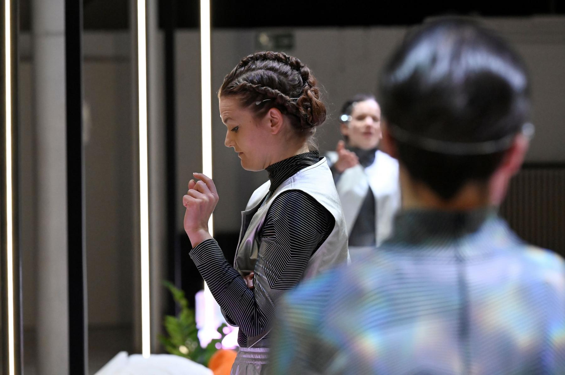 Victory im Sonnengruß