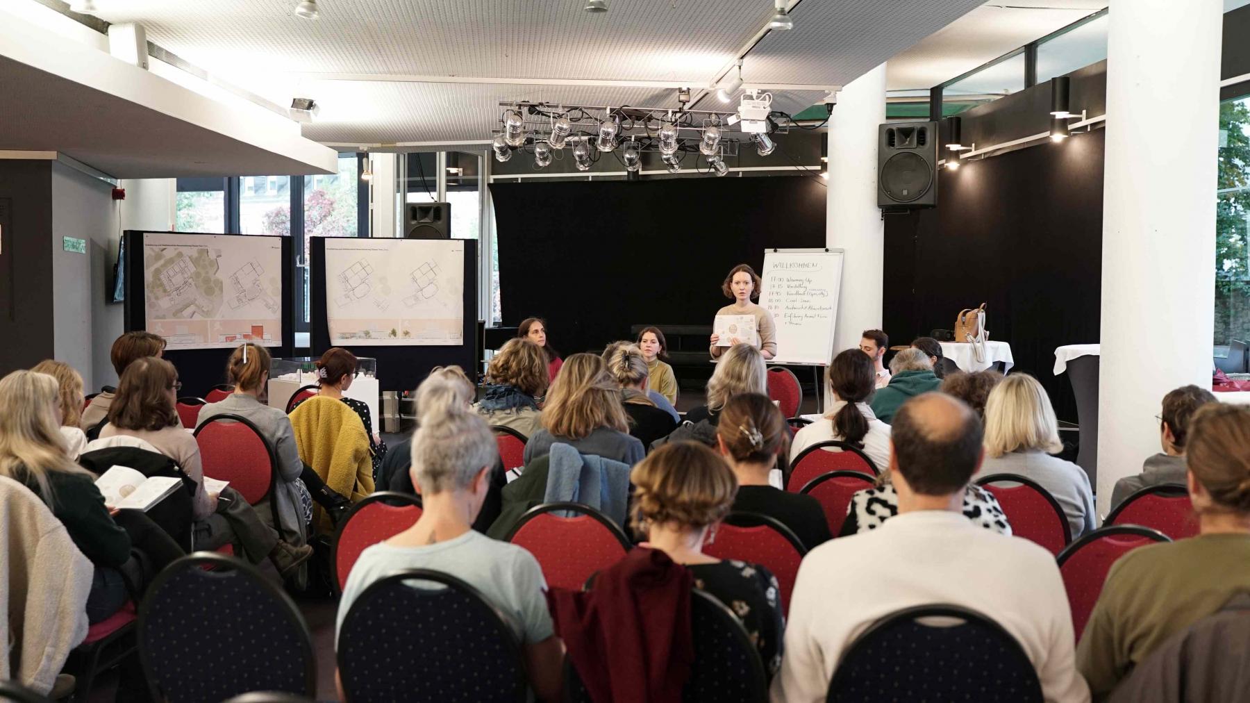 Kulturvermittlung präsentiert Lehrkräften Programm